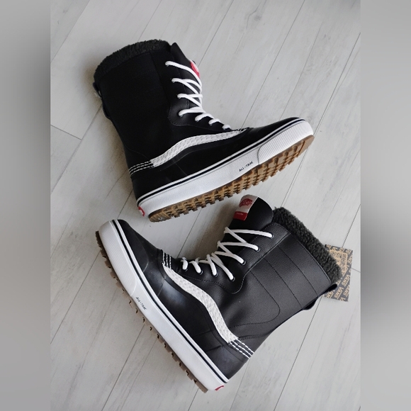 VANS NEW Standard Snow MTE Boots - Picture 2 of 15